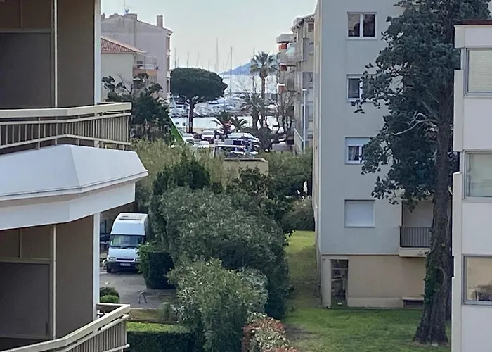 Studio 3 Etoiles Apercu Mer Clim Parking Prive Apartman Sainte-Maxime